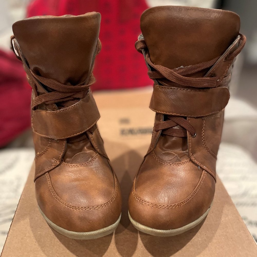 Sneakers Brown Wedge Size 6W